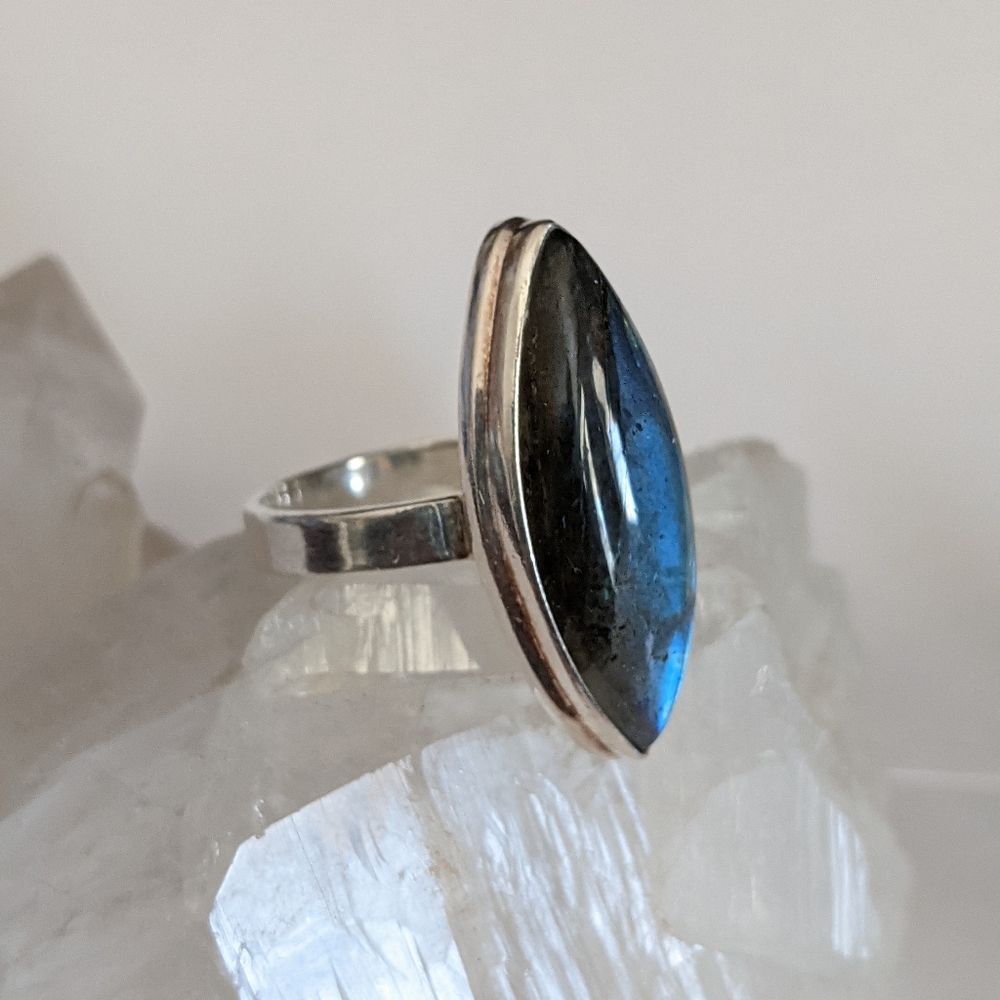 Natural Blue Labradorite, 925 Silver ring, size 10 - Picture 6 of 7